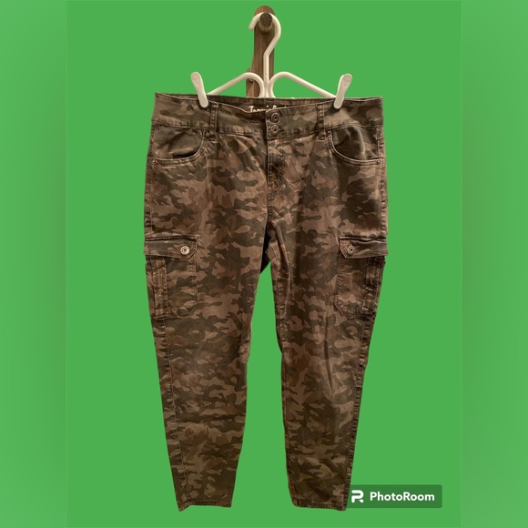 Jeaniologie - Picture 1 of 4